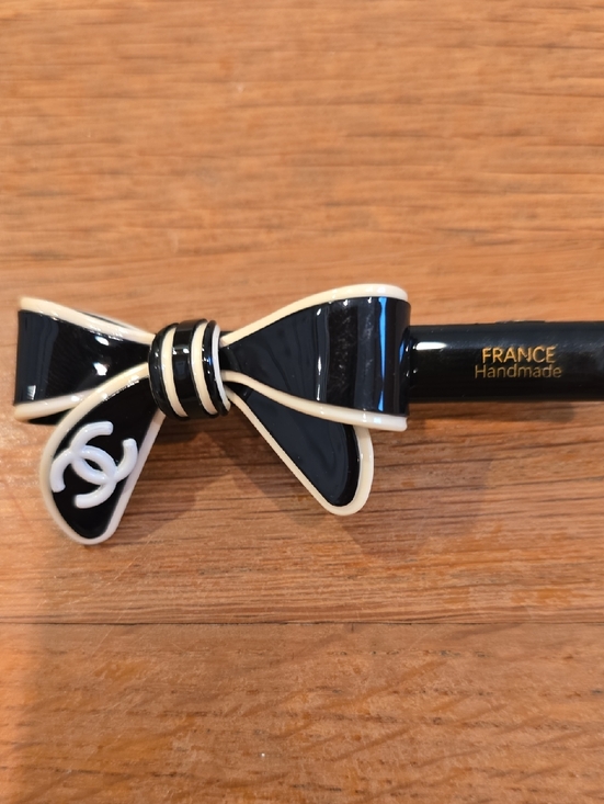 Chic Hair Clip/Barrette with Iconic Logo